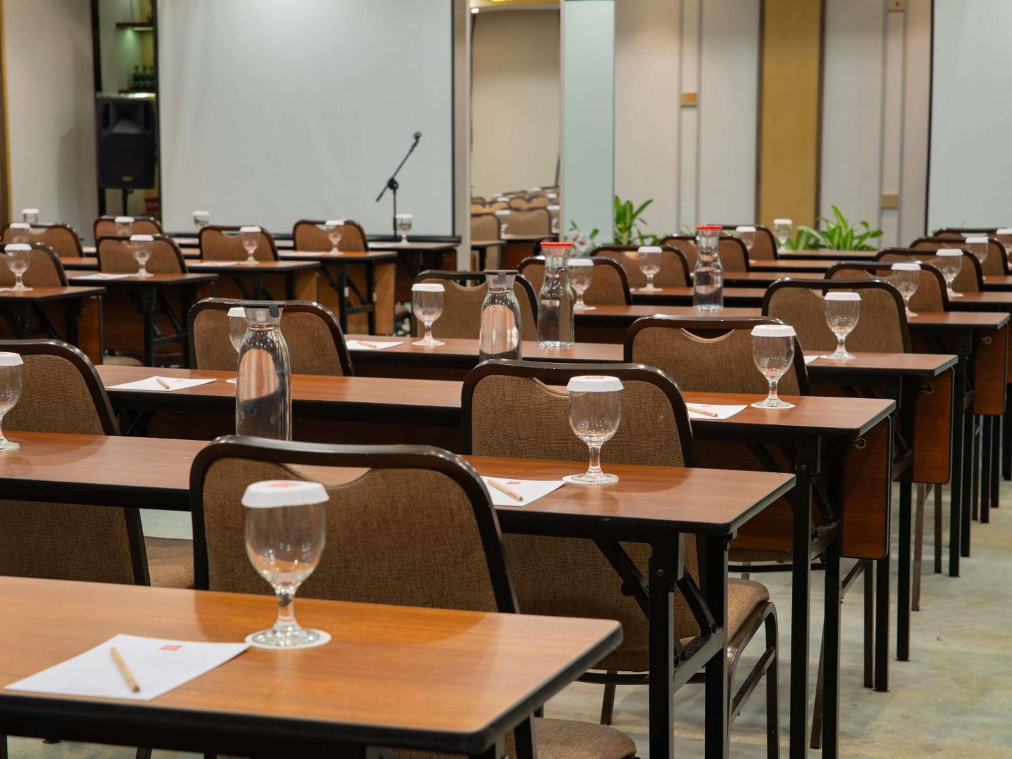 Hotel Ibis Pasteur 3*