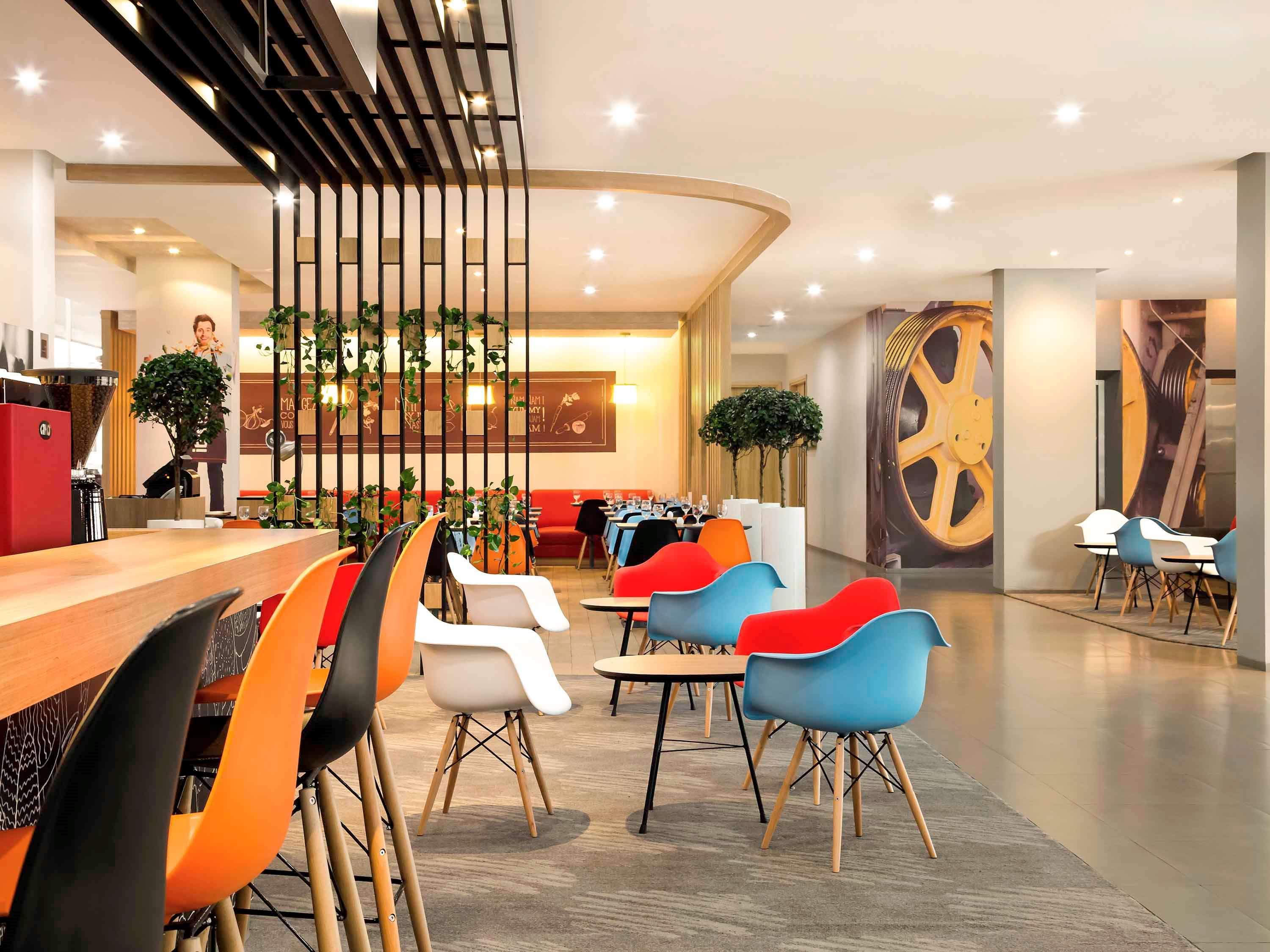 Ibis Pasteur 3*