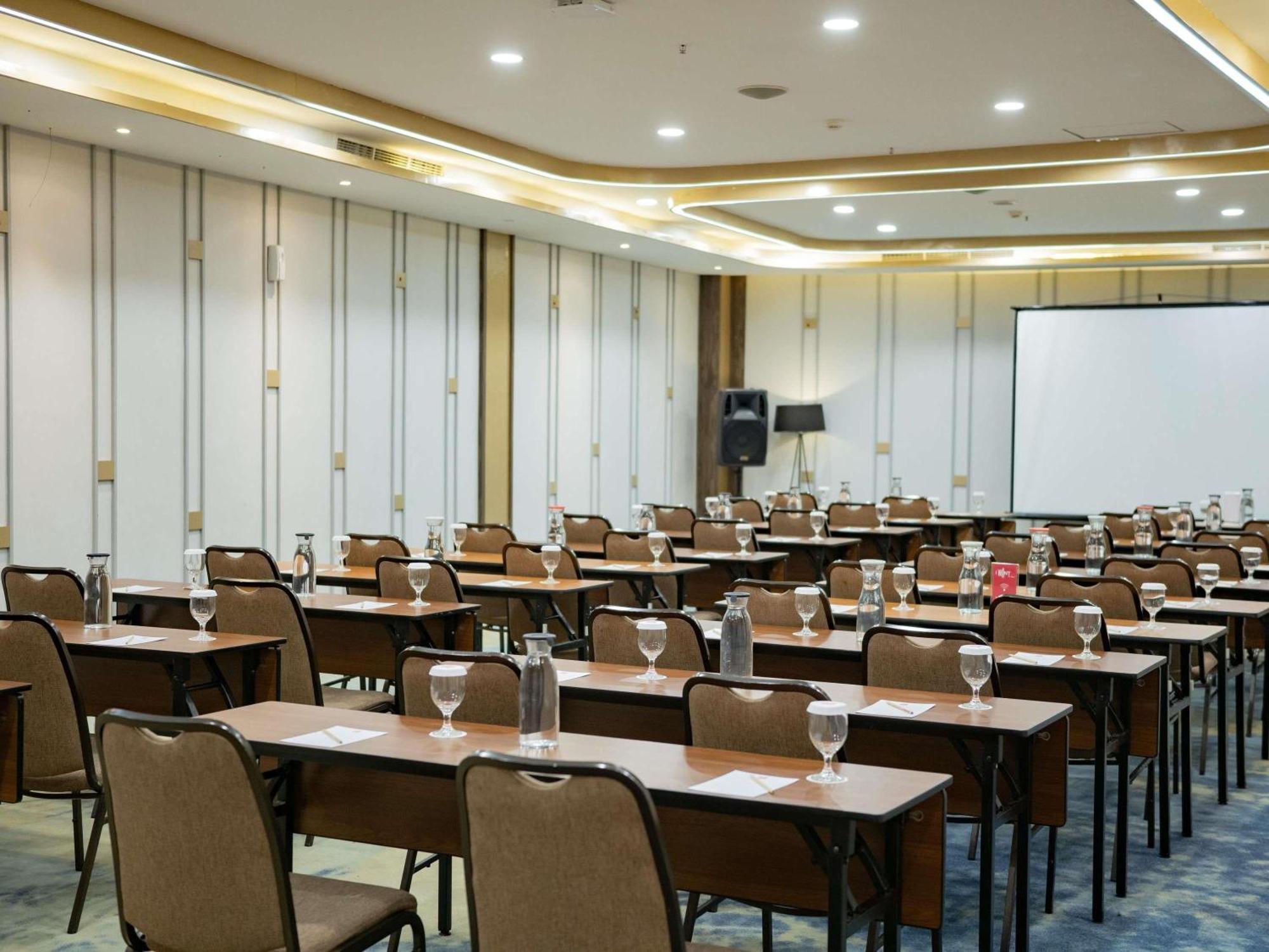 Ibis Pasteur Hotel