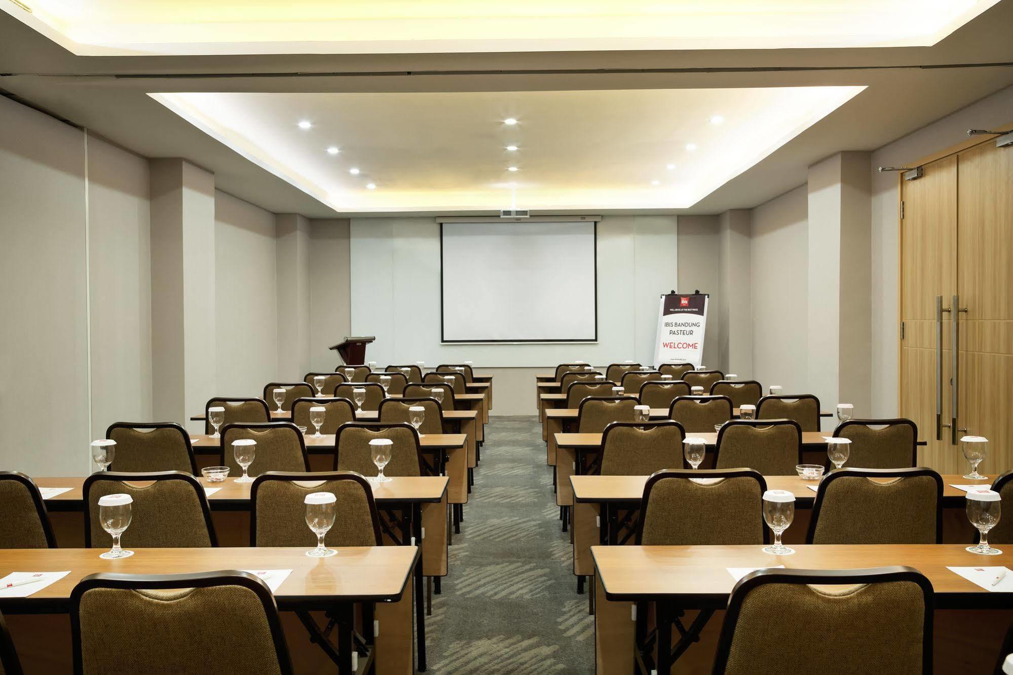 Ibis Pasteur Hotel
